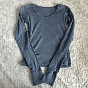 Brandy Melville Women's Long Sleeve Scoop Neck Long Sleeve Top